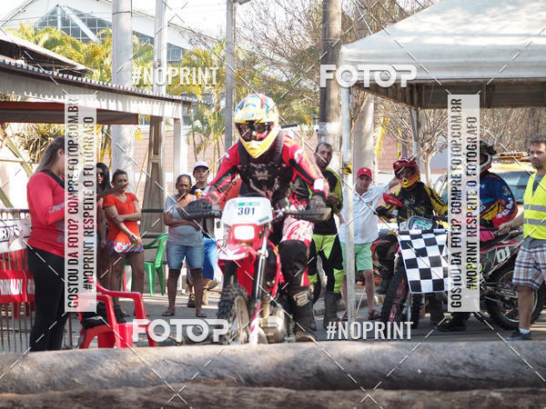 Buy your photos of the eventNight Track 2019 on Fotop