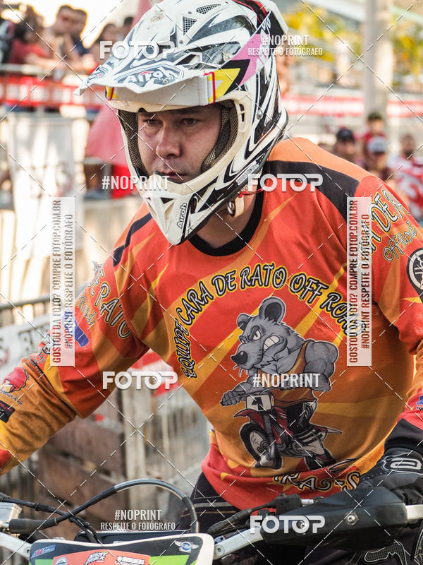 Buy your photos of the eventNight Track 2019 on Fotop