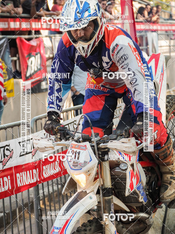 Buy your photos of the eventNight Track 2019 on Fotop