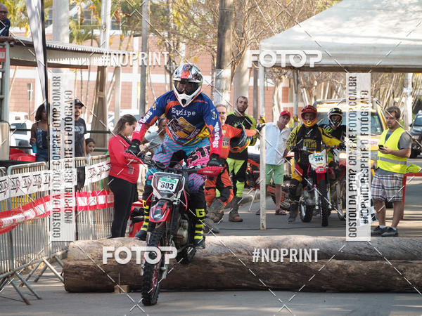 Buy your photos of the eventNight Track 2019 on Fotop