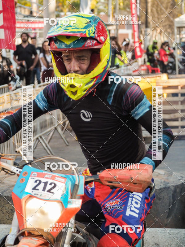 Buy your photos of the eventNight Track 2019 on Fotop