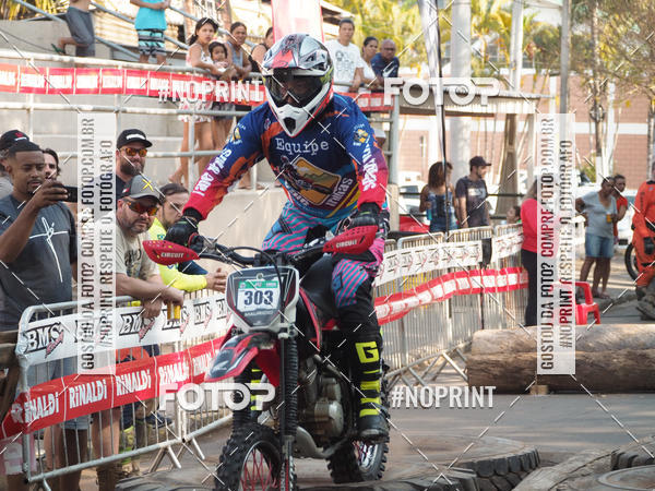 Buy your photos of the eventNight Track 2019 on Fotop