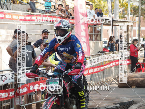 Buy your photos of the eventNight Track 2019 on Fotop