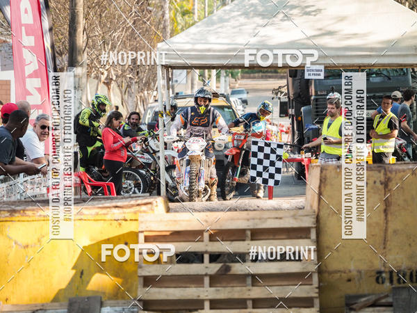 Buy your photos of the eventNight Track 2019 on Fotop