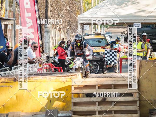 Buy your photos of the eventNight Track 2019 on Fotop