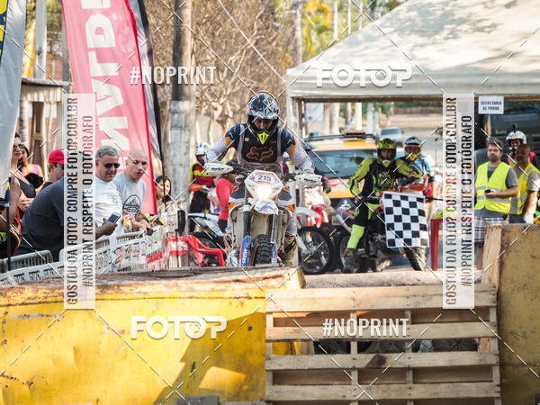 Buy your photos of the eventNight Track 2019 on Fotop