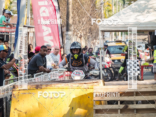 Buy your photos of the eventNight Track 2019 on Fotop