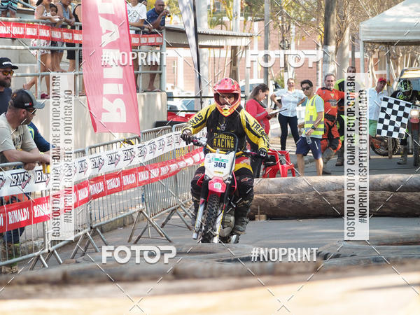 Buy your photos of the eventNight Track 2019 on Fotop