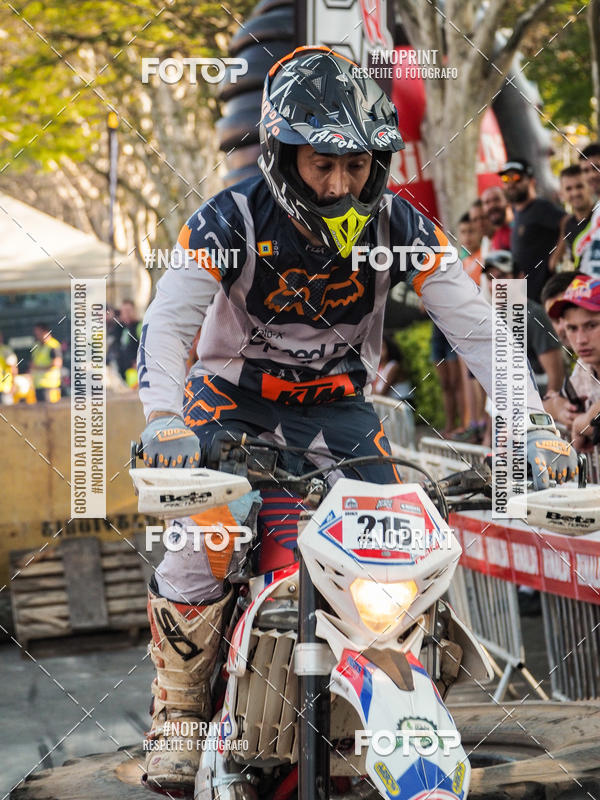 Buy your photos of the eventNight Track 2019 on Fotop