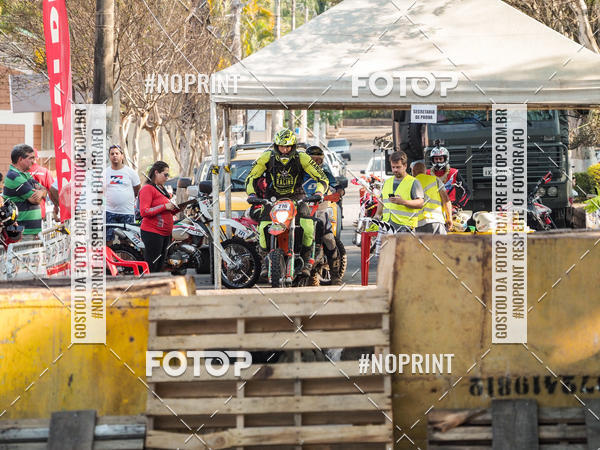 Buy your photos of the eventNight Track 2019 on Fotop