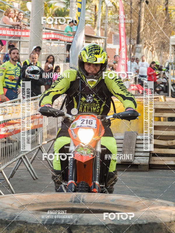 Buy your photos of the eventNight Track 2019 on Fotop