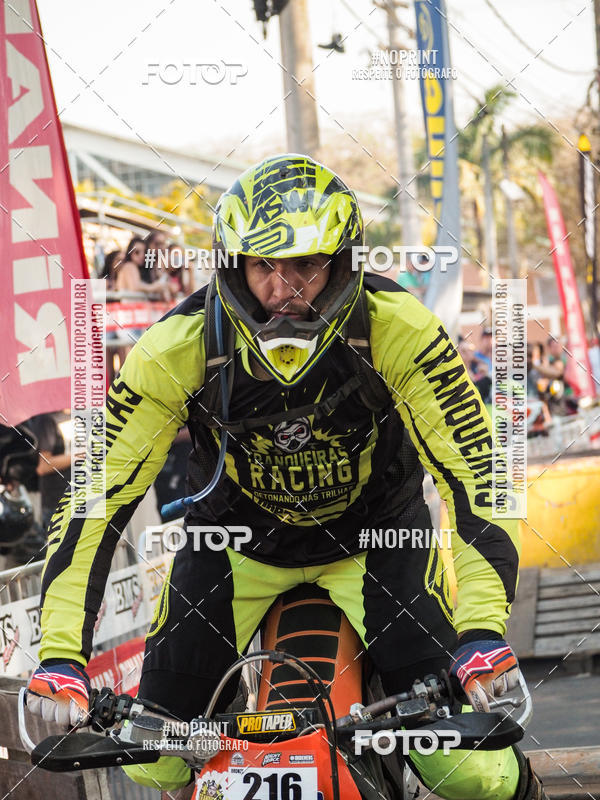 Buy your photos of the eventNight Track 2019 on Fotop