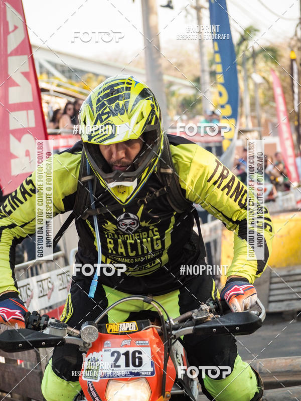 Buy your photos of the eventNight Track 2019 on Fotop