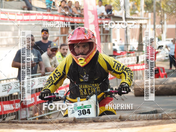 Buy your photos of the eventNight Track 2019 on Fotop