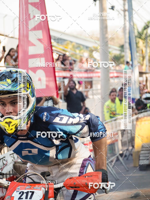 Buy your photos of the eventNight Track 2019 on Fotop