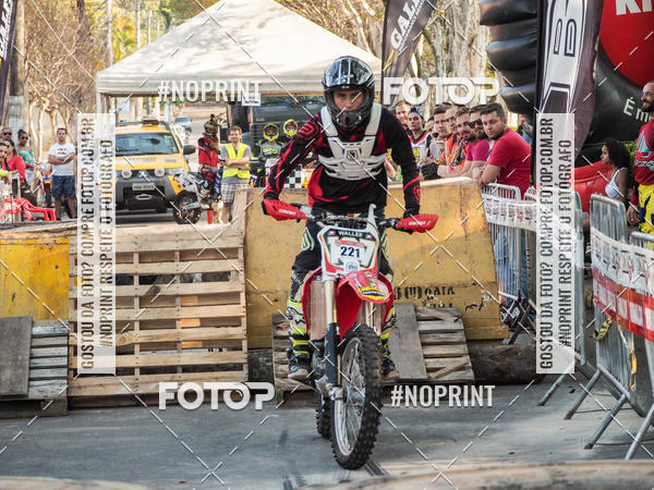 Buy your photos of the eventNight Track 2019 on Fotop