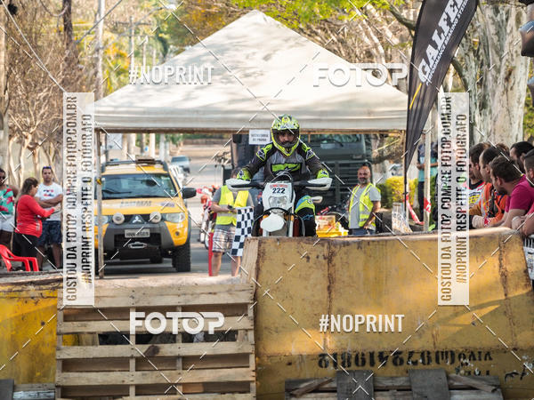 Buy your photos of the eventNight Track 2019 on Fotop