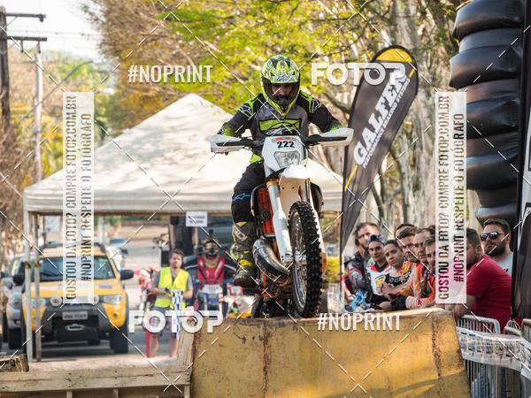 Buy your photos of the eventNight Track 2019 on Fotop