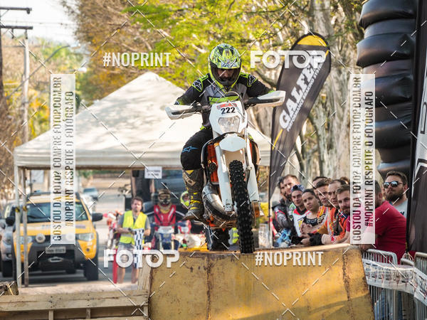 Buy your photos of the eventNight Track 2019 on Fotop