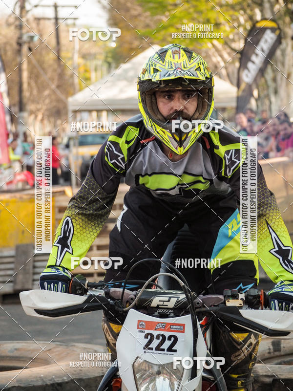 Buy your photos of the eventNight Track 2019 on Fotop