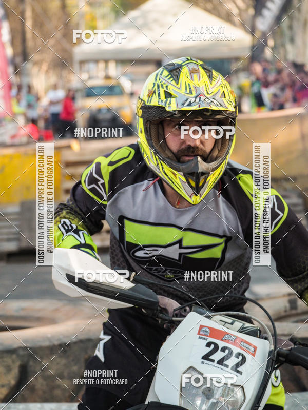 Buy your photos of the eventNight Track 2019 on Fotop