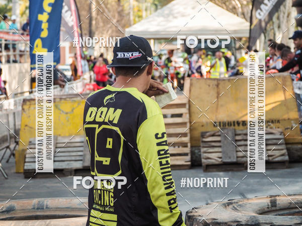 Buy your photos of the eventNight Track 2019 on Fotop