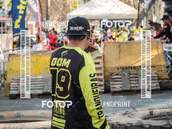 Buy your photos of the eventNight Track 2019 on Fotop