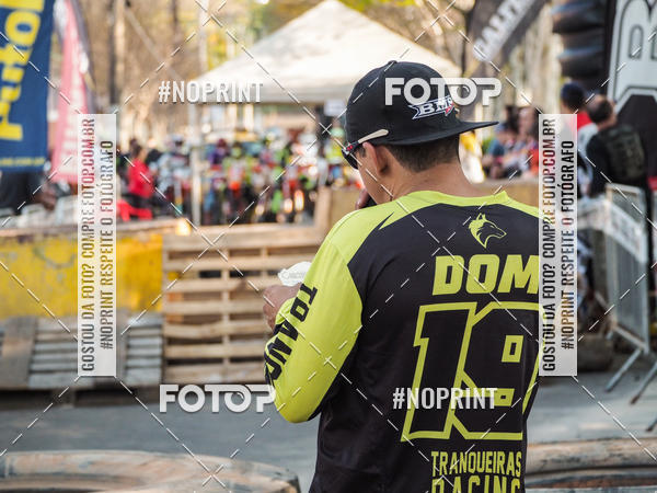 Buy your photos of the eventNight Track 2019 on Fotop