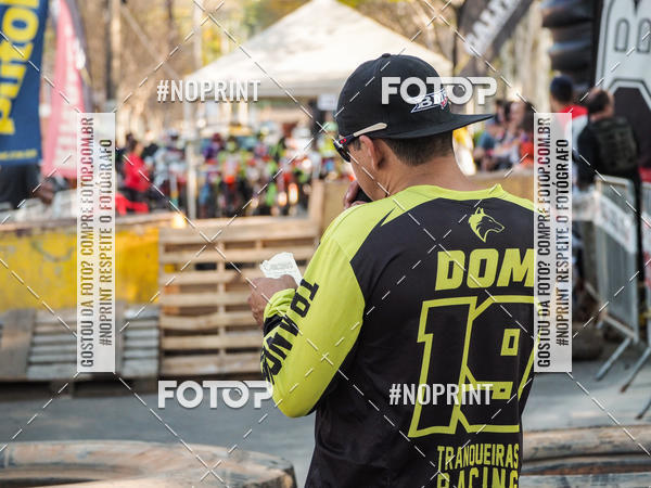 Buy your photos of the eventNight Track 2019 on Fotop
