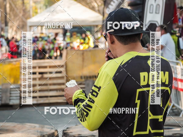 Buy your photos of the eventNight Track 2019 on Fotop