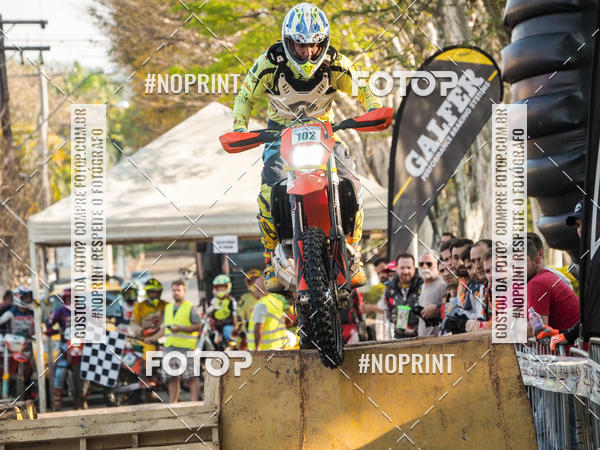 Buy your photos of the eventNight Track 2019 on Fotop