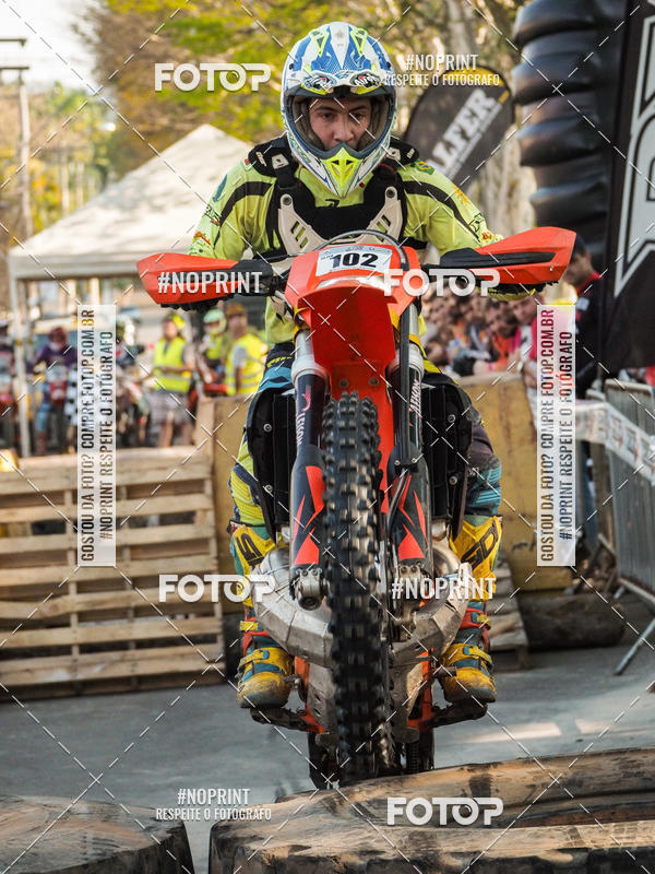 Buy your photos of the eventNight Track 2019 on Fotop