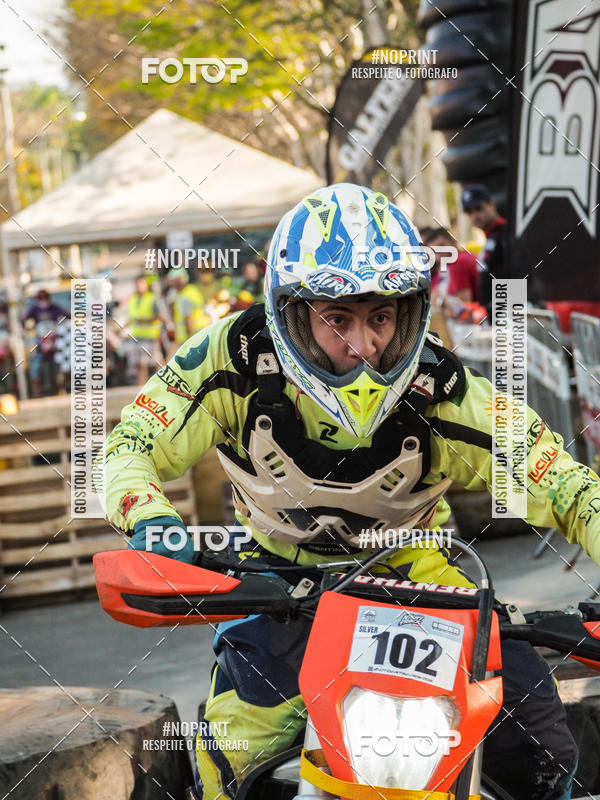 Buy your photos of the eventNight Track 2019 on Fotop