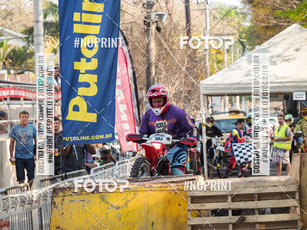 Buy your photos of the eventNight Track 2019 on Fotop