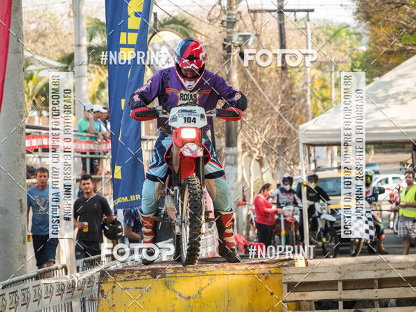 Buy your photos of the eventNight Track 2019 on Fotop