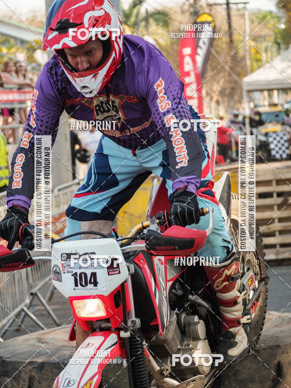 Buy your photos of the eventNight Track 2019 on Fotop