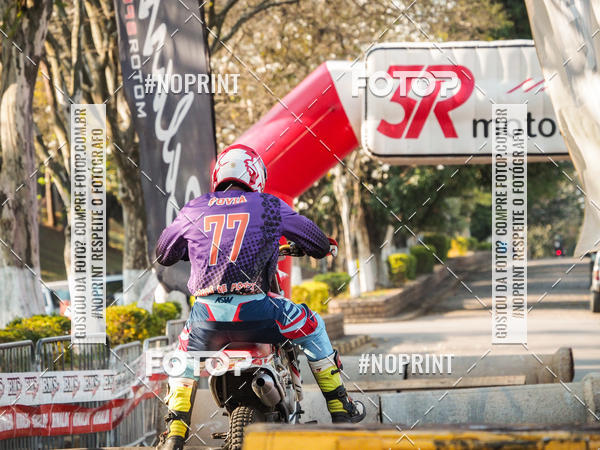 Buy your photos of the eventNight Track 2019 on Fotop