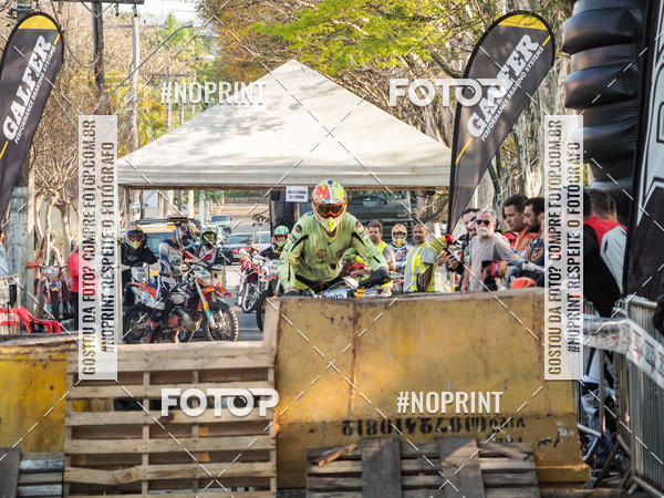 Buy your photos of the eventNight Track 2019 on Fotop