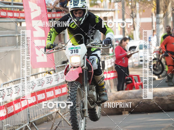 Buy your photos of the eventNight Track 2019 on Fotop