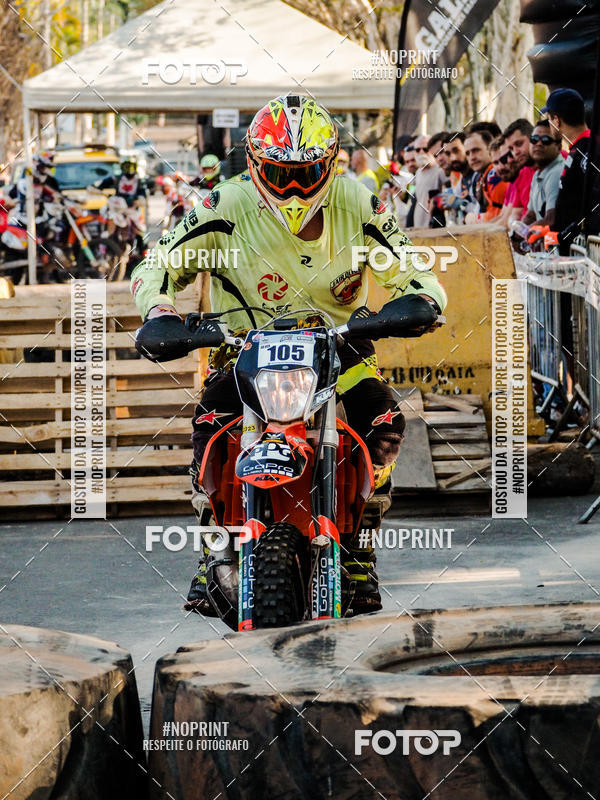 Buy your photos of the eventNight Track 2019 on Fotop