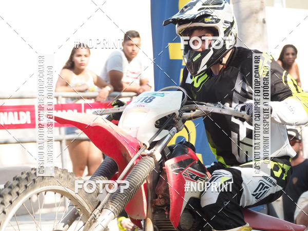 Buy your photos of the eventNight Track 2019 on Fotop