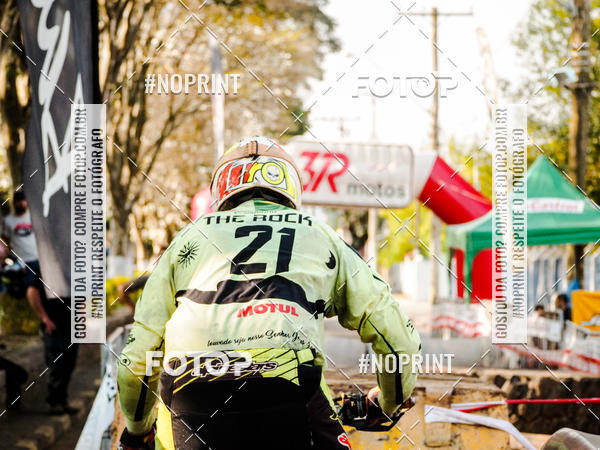 Buy your photos of the eventNight Track 2019 on Fotop