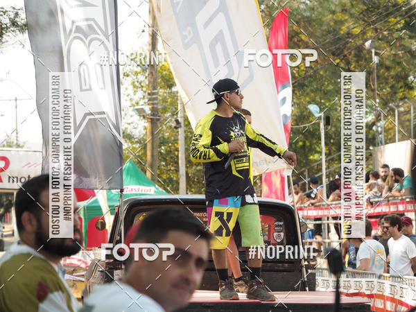 Buy your photos of the eventNight Track 2019 on Fotop