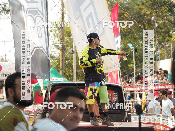 Buy your photos of the eventNight Track 2019 on Fotop