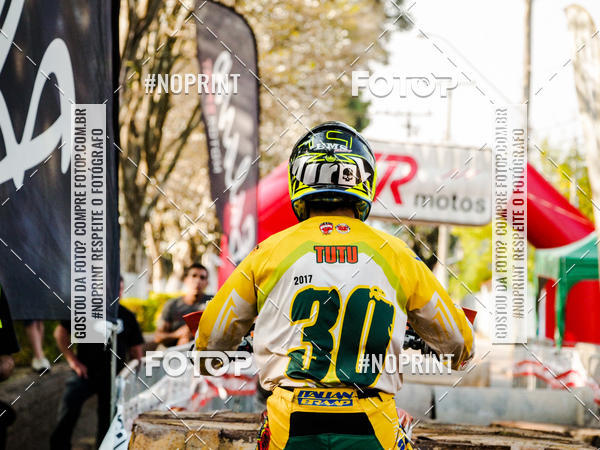 Buy your photos of the eventNight Track 2019 on Fotop