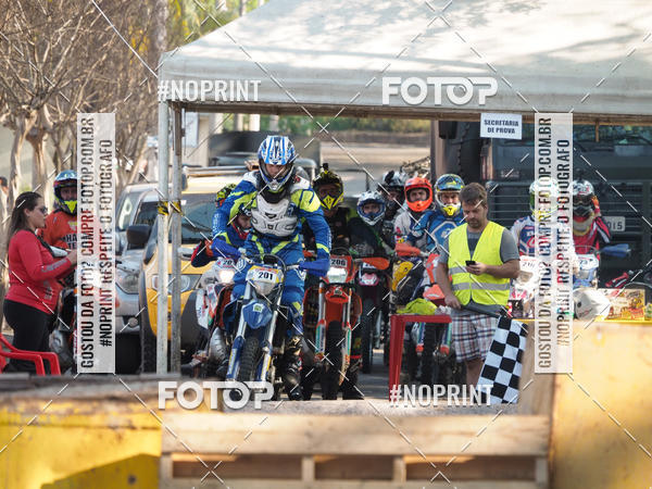 Buy your photos of the eventNight Track 2019 on Fotop