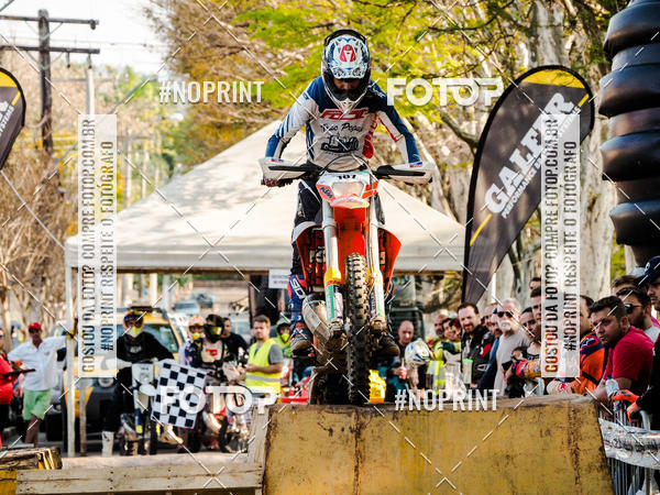 Buy your photos of the eventNight Track 2019 on Fotop