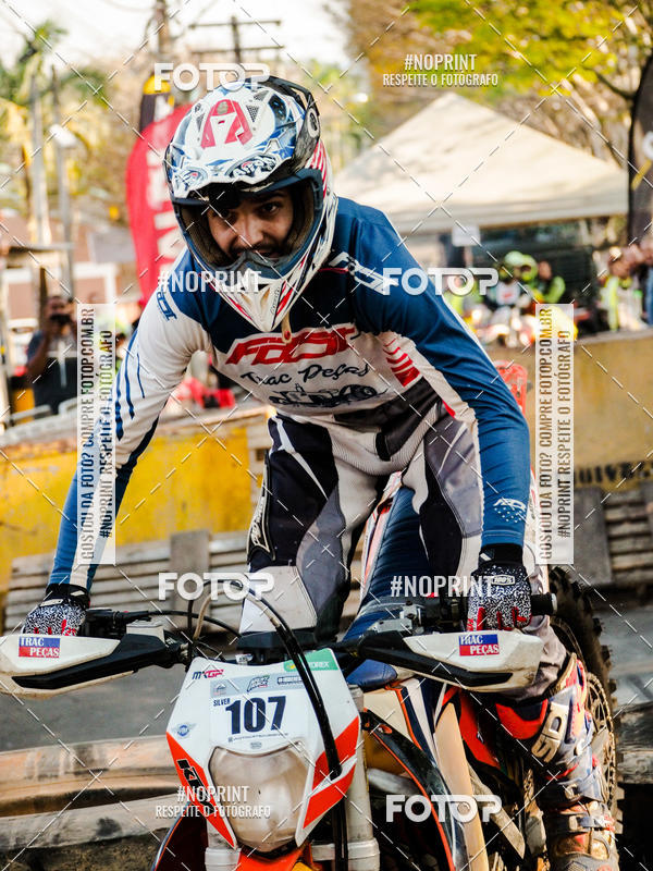 Buy your photos of the eventNight Track 2019 on Fotop