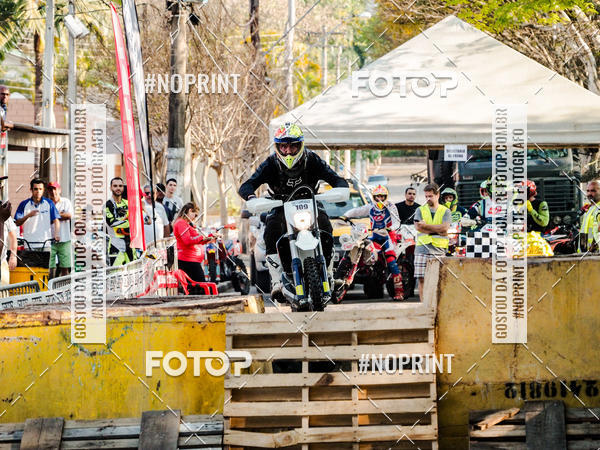 Buy your photos of the eventNight Track 2019 on Fotop