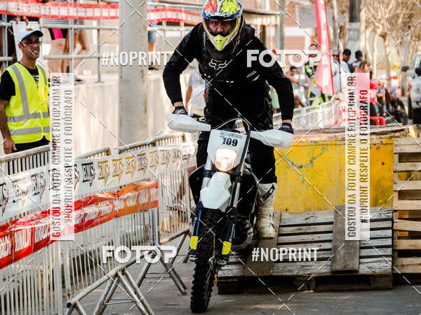 Buy your photos of the eventNight Track 2019 on Fotop